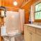 Updated Mtn Cabin on 20 Acres with Large Waterfall - جاسبر
