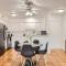Your 2B Getaway - Walk Dtwn - Sleeps 6 - Pool and Prkg - Austin