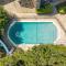 Your 2B Getaway - Walk Dtwn - Sleeps 6 - Pool and Prkg - Austin