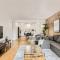 Your 2B Getaway - Walk Dtwn - Sleeps 6 - Pool and Prkg - Austin
