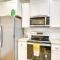 1 Mi to Beach Retreat with Large Yard in Rockport