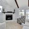 Stunning Lake House with Heated Pool & Ping Pong! - 鲁兹
