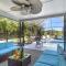 Stunning Lake House with Heated Pool & Ping Pong! - 鲁兹
