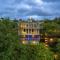 The Glasscape by StayVista - Hillside getaway with Pool and Indoor games
