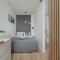 Modern & Cozy Przedmiejska Apartment in Wroclaw by Noclegi Renters - Вроцлав