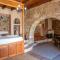 Tsolias Stone House - 古卡斯特隆