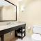 Comfort Suites Tampa Airport North