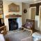 Holmedale Cottage with outdoor terrace in the heart of Robin Hoods Bay