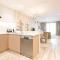 Charming Ocean View 1BR Apartment at 5 Star Resort - Дубай