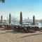 Charming Ocean View 1BR Apartment at 5 Star Resort - Дубай