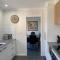 Warm and Spacious 5BR Home w WIFI and Multiple Parking - Weetangerra