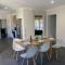 Warm and Spacious 5BR Home w WIFI and Multiple Parking - Weetangerra