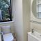 Warm and Spacious 5BR Home w WIFI and Multiple Parking - Weetangerra