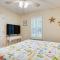 Navarre Home with Palm Tree Views about 4 Mi to Beach! - Navarre