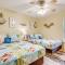 Navarre Home with Palm Tree Views about 4 Mi to Beach! - Navarre