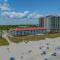 Chateau By the Sea Cozy Oceanfront Unit B3 - 默特尔比奇