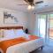 Hot Tub! King Bed-firepitt-near Airport& Freeway