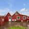 3BR Spacious Cottage with Geothermal HotTub & Stunning View - Laugaras