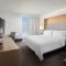 Holiday Inn Resort Oceanfront at Surfside Beach by IHG - ميرتل بيتش