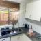 Queen of the Desert Villa Secure & Gated 2 Bedrooms