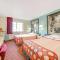 Super 8 by Wyndham San Antonio/Fiesta