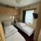 Lovely Caravan For Hire With Large Decking Area In Hunstanton Ref 23218K - Hunstanton