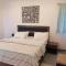 Tranquil Lakowe Getaway