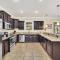 Spacious 6BR Pool Home w Game Room & Harry Potter Mickey Rooms Near Disney - Давенпорт