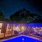 Mini Casa com Jacuzzi e Piscina Mini Casa com Jacuzzi e Piscina