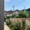 Sweet Home With Garden