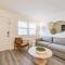 Updated Dtwn Naples Condo: Across From Beach!