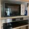 Groot hoek Chalet met Airco ,Wasmachine, Vaatwasser,Droger en luxe keuken en zwembad op camping! Immer Besser!