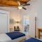 Charming 1960s Cottage, 5 Min Walk to Beach and Shops - أوك آيلاند