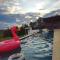 Villa moderna con una hermosa piscina, fogata y BBQ