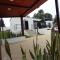Villa moderna con una hermosa piscina, fogata y BBQ