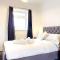 Sleeps 10, Free parking, close to Science Park, King size bed