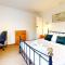 Sleeps 10, Free parking, close to Science Park, King size bed - Milton