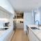 The Hamptons Lake House - Noosa Heads Luxury House