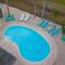 Heated POOL Tropical Oasis! Hot Tub & Close Beach - Seminole