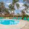 Heated POOL Tropical Oasis! Hot Tub & Close Beach - Seminole