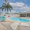 Heated POOL Tropical Oasis! Hot Tub & Close Beach - Seminole
