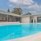 Heated POOL Tropical Oasis! Hot Tub & Close Beach - Seminole