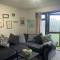 Private apt close to train station - Лондон