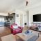 Corner View Broughton Penthouse with FREE Reserved Parking - سافانا