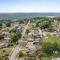 Slick&Spacious 2 Bdr Apt Natrona Hts - Natrona Heights
