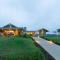 SaffronStays Ashfield - An eco-luxe 5-bdr farmhouse in Nashik - Nashik