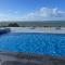 Swyn y Mor beach close Pet friendly hot tub