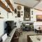 Maria's Paliomylos House