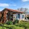 Cabane de Vigne en Auvergne pour Escapade Romantique - FR-1-582-74