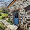 Cabane de Vigne en Auvergne pour Escapade Romantique - FR-1-582-74